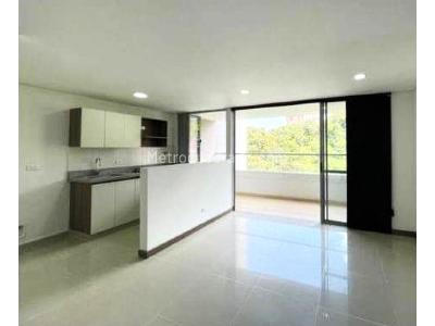 Apartamento de 3 alcobas en venta en Sabaneta, Sabaneta, 85 m² · foto 2 de 10