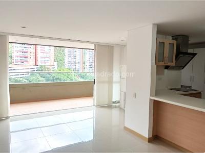 Apartamento de 3 alcobas en venta en Loma De San Jose, Sabaneta, 91 m² · foto 3 de 13
