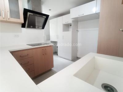 Apartamento de 3 alcobas en venta en Loma De San Jose, Sabaneta, 91 m² · foto 8 de 13