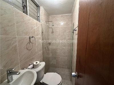 Casa de 5 alcobas en venta en Belen Rosales, Medellín, 238 m² · foto 15 de 20