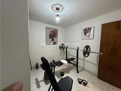 Casa de 5 alcobas en venta en Belen Rosales, Medellín, 238 m² · foto 2 de 20