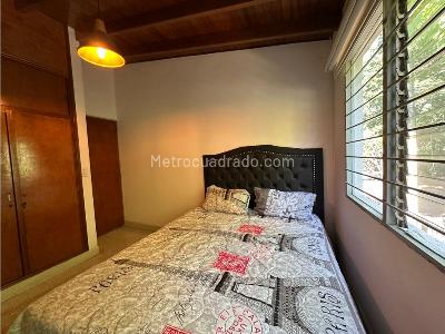 Casa de 5 alcobas en venta en Belen Rosales, Medellín, 238 m² · foto 7 de 20