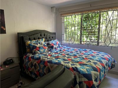 Casa de 5 alcobas en venta en Belen Rosales, Medellín, 238 m² · foto 9 de 20