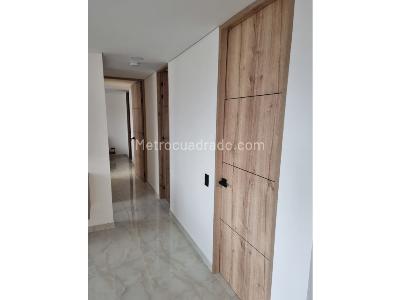 Apartamento de 2 alcobas en venta en Loma De San Jose, Sabaneta, 69 m² · foto 17 de 20