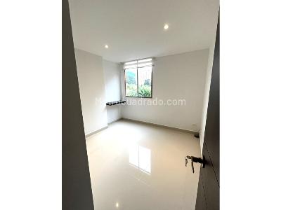 Apartamento de 3 alcobas en venta en San Jose, Sabaneta, 87 m² · foto 18 de 20