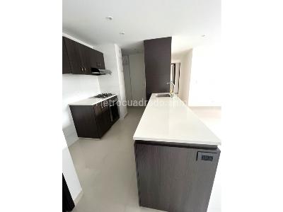 Apartamento de 3 alcobas en venta en San Jose, Sabaneta, 87 m² · foto 2 de 20