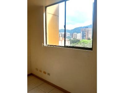 Apartamento en venta en Loma De Los Bernal, Medellín · foto 12 de 20