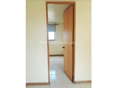 Apartamento en venta en Loma De Los Bernal, Medellín · foto 8 de 20