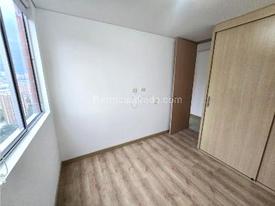 Apartamento de 3 alcobas en venta en Loma De San Jose, Sabaneta, 70 m² · foto 10 de 13