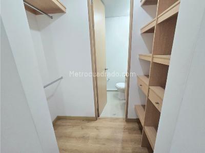 Apartamento de 3 alcobas en venta en Loma De San Jose, Sabaneta, 70 m² · foto 11 de 13