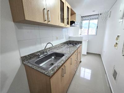 Apartamento de 3 alcobas en venta en Loma De San Jose, Sabaneta, 70 m² · foto 3 de 13