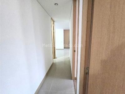 Apartamento de 3 alcobas en venta en Loma De San Jose, Sabaneta, 70 m² · foto 5 de 13