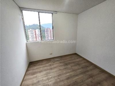 Apartamento de 3 alcobas en venta en Loma De San Jose, Sabaneta, 70 m² · foto 7 de 13