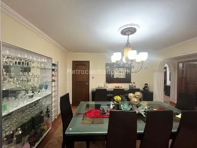 Casa de 4 alcobas en venta en Florida Nueva, Medellín, 292 m² · foto 4 de 20
