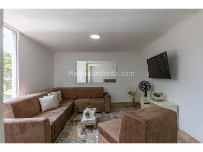 Casa de 5 alcobas en venta en Estadio, Medellín, 197 m² · foto 2 de 20