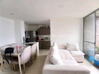 Apartamento de 2 alcobas en venta en Suramerica, Itagüí, 69 m² · foto 4 de 20