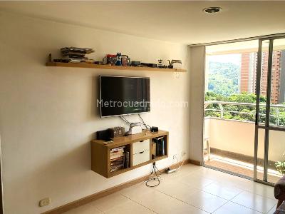 Apartamento de 3 alcobas en venta en Itagui, Itagüí, 83 m² · foto 3 de 18