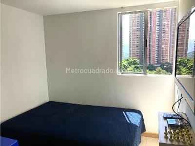 Apartamento de 3 alcobas en venta en Itagui, Itagüí, 83 m² · foto 9 de 18