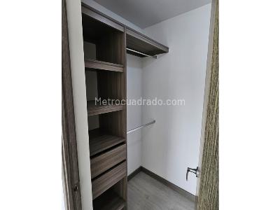 Apartamento de 3 alcobas en venta en Loma De San Jose, Sabaneta, 130 m² · foto 13 de 19