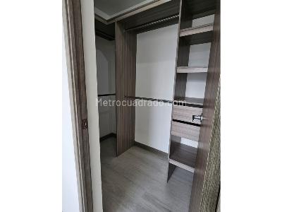 Apartamento de 3 alcobas en venta en Loma De San Jose, Sabaneta, 130 m² · foto 15 de 19