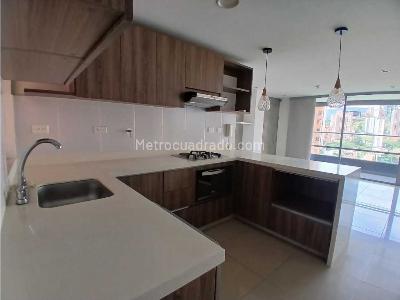 Apartamento de 3 alcobas en venta en Loma De San Jose, Sabaneta, 130 m² · foto 3 de 19