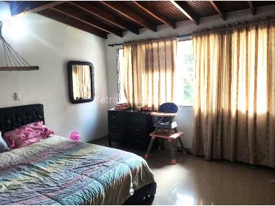 Casa de 5 alcobas en venta en Belen, Medellín, 320 m² · foto 18 de 20