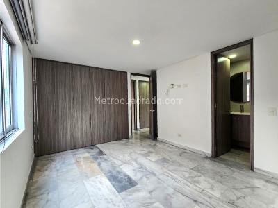 Apartamento de 3 alcobas en venta en Laureles, Medellín, 107 m² · foto 14 de 19