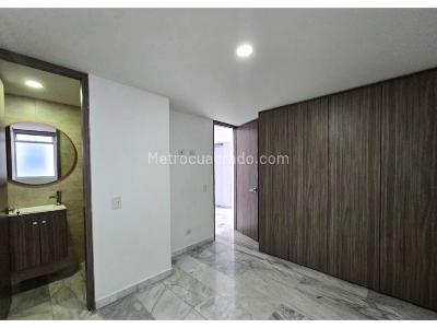Apartamento de 3 alcobas en venta en Laureles, Medellín, 107 m² · foto 15 de 19
