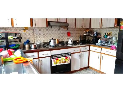 Casa de 5 alcobas en venta en La America, Medellín, 235 m² · foto 2 de 17