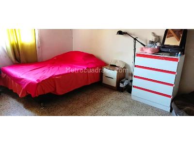 Casa de 5 alcobas en venta en La America, Medellín, 235 m² · foto 6 de 17