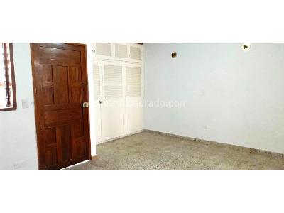 Casa de 5 alcobas en venta en La America, Medellín, 235 m² · foto 10 de 17