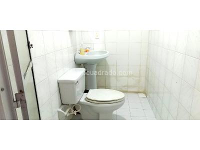 Casa de 5 alcobas en venta en La America, Medellín, 235 m² · foto 15 de 17