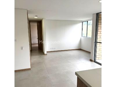 Apartamento de 2 alcobas en venta en Loma De San Jose, Sabaneta, 73 m² · foto 13 de 20