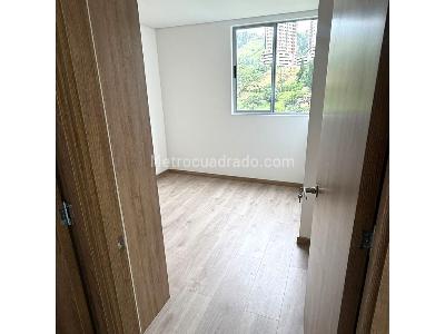 Apartamento de 2 alcobas en venta en Loma De San Jose, Sabaneta, 73 m² · foto 16 de 20
