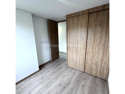 Apartamento de 2 alcobas en venta en Loma De San Jose, Sabaneta, 73 m² · foto 19 de 20