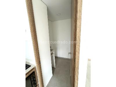 Apartamento de 2 alcobas en venta en Loma De San Jose, Sabaneta, 73 m² · foto 7 de 20