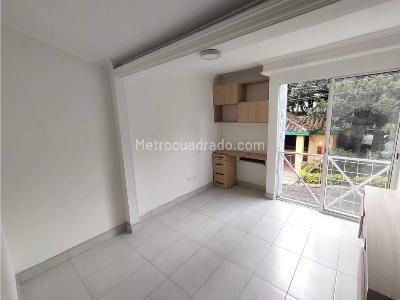 Casa de 3 alcobas en venta en La Pilarica, Medellín, 120 m² · foto 4 de 13