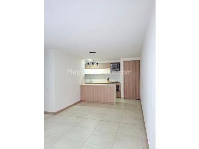Apartamento de 3 alcobas en venta en San Jose, Sabaneta, 87 m² · foto 2 de 20