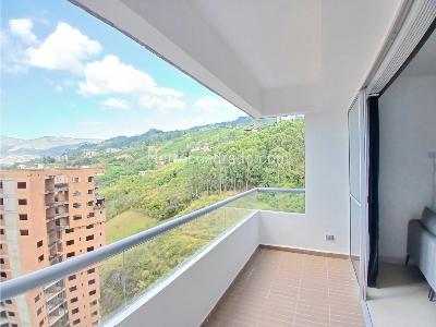 Apartamento de 3 alcobas en venta en Aves Maria, Sabaneta, 84 m² · foto 2 de 13