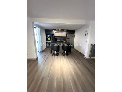 Casa de 4 alcobas en venta en Primavera, Envigado, 180 m² · foto 2 de 20