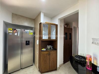 Apartamento en venta en El Poblado, Medellín · foto 5 de 13