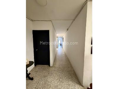 Casa de 5 alcobas en venta en Calasanz, Medellín, 235 m² · foto 4 de 20