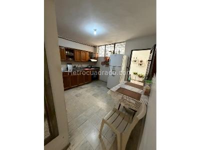 Casa de 5 alcobas en venta en Calasanz, Medellín, 235 m² · foto 8 de 20