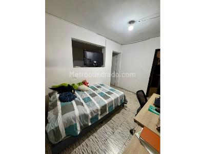 Casa de 5 alcobas en venta en Calasanz, Medellín, 235 m² · foto 11 de 20