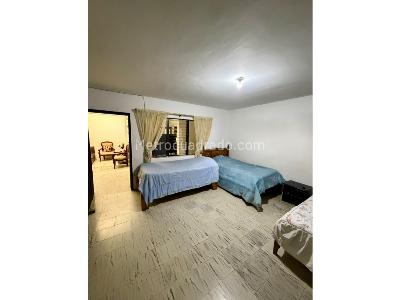 Casa de 5 alcobas en venta en Calasanz, Medellín, 235 m² · foto 12 de 20