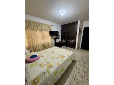 Casa de 5 alcobas en venta en Calasanz, Medellín, 235 m² · foto 13 de 20