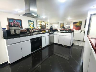 Apartamento de 3 alcobas en venta en El Poblado, Medellín, 146 m² · foto 7 de 20