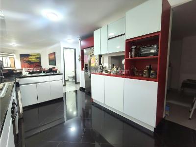 Apartamento de 3 alcobas en venta en El Poblado, Medellín, 146 m² · foto 8 de 20