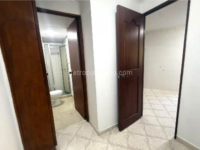 Apartamento de 3 alcobas en arriendo en Laureles, Medellín, 126 m² · foto 14 de 20