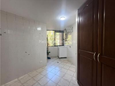 Apartamento de 3 alcobas en arriendo en Laureles, Medellín, 126 m² · foto 15 de 20